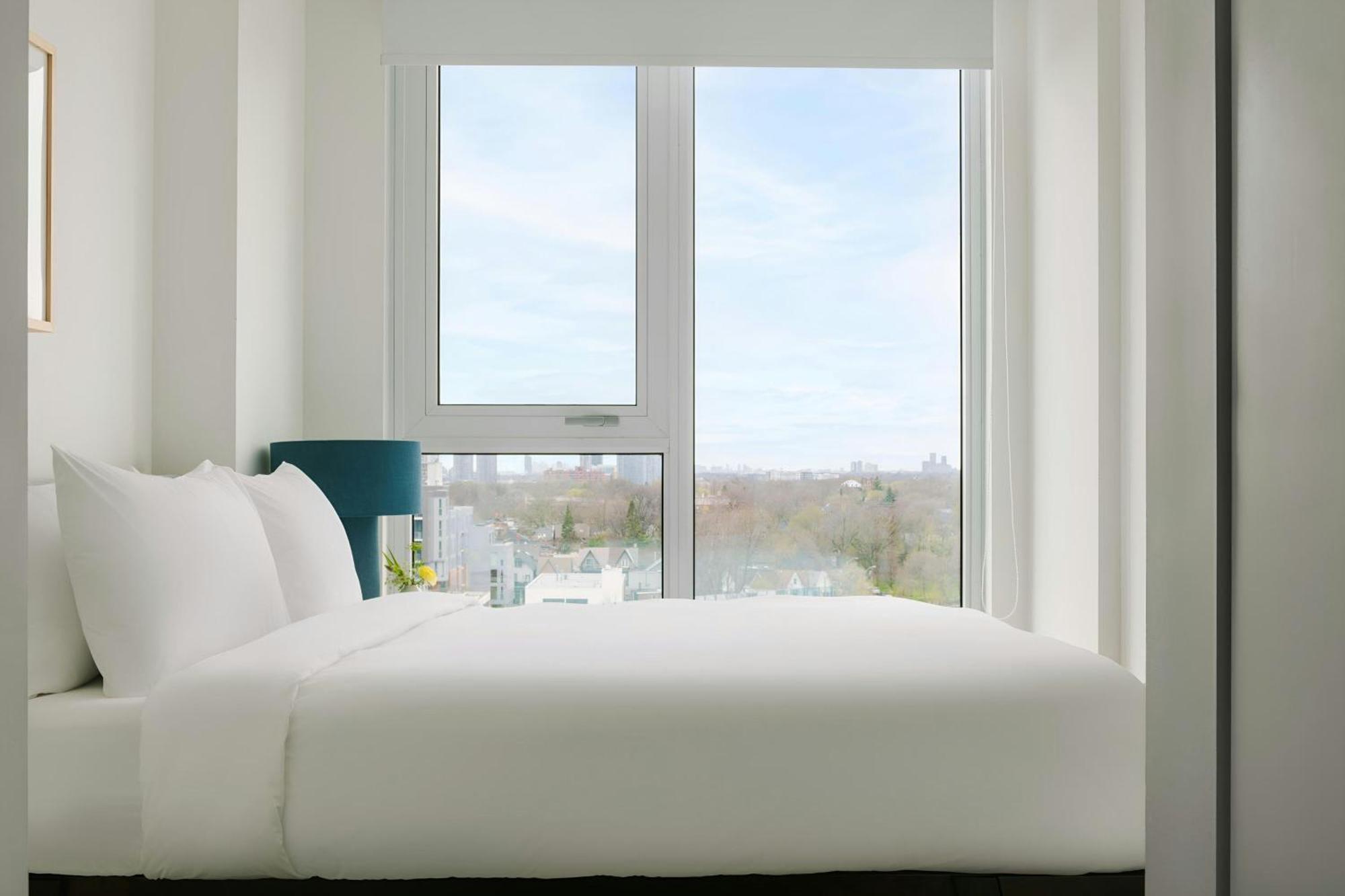 One-Bedroom Apartment Queen Bed,1674833236:JPEG